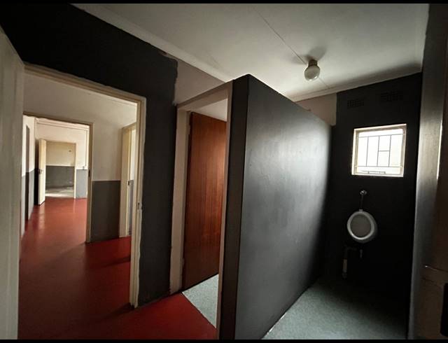 600M² WAREHOUSE TO LET IN WYNBERG